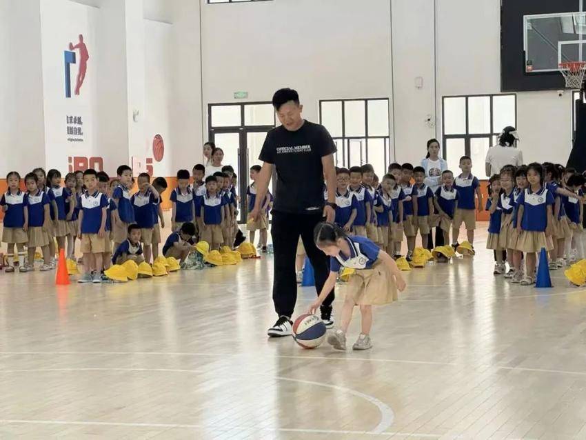 二幼要闻  小学初体验 衔接零距离——第二实验幼儿园“走进小学”活动.docx