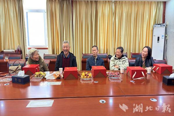 退休教师代表寄语学校发展