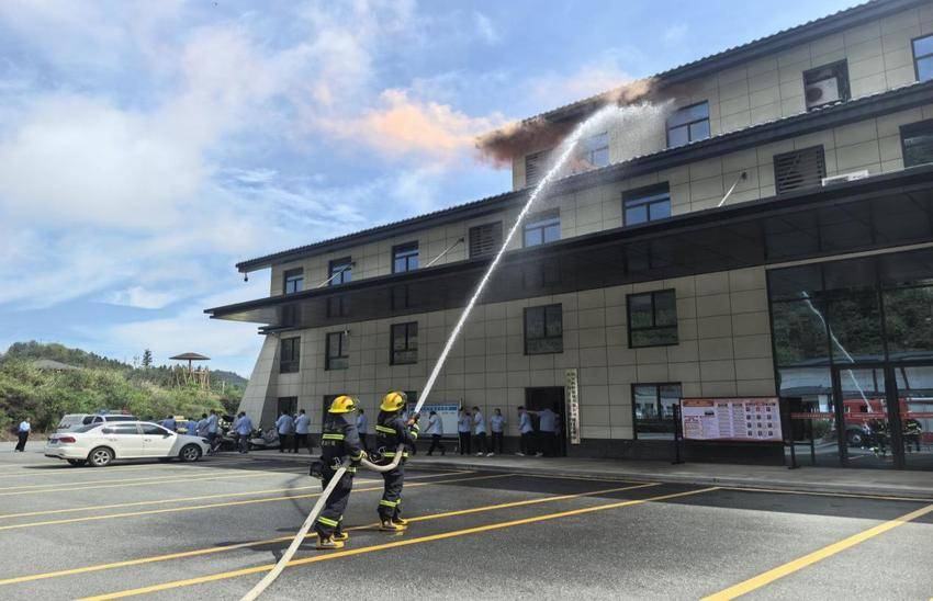 4 武当山消防救援大队深入客运站开展消防安全培训工作(1).docx