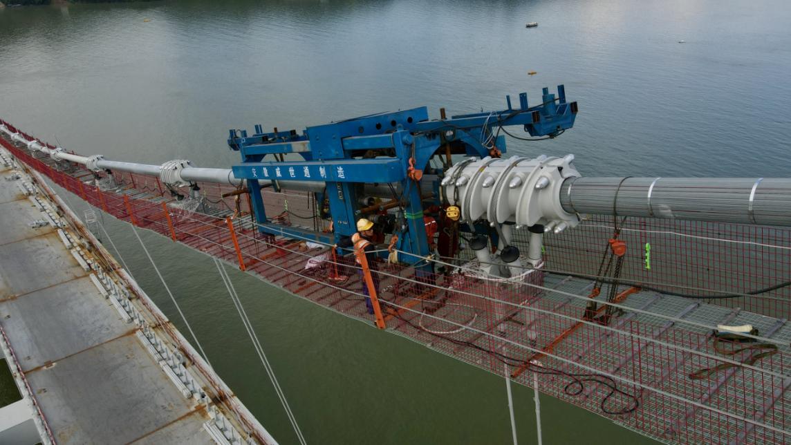 【交通强国】中交二航局苍容浔江大桥主缆缠丝全部完成.docx