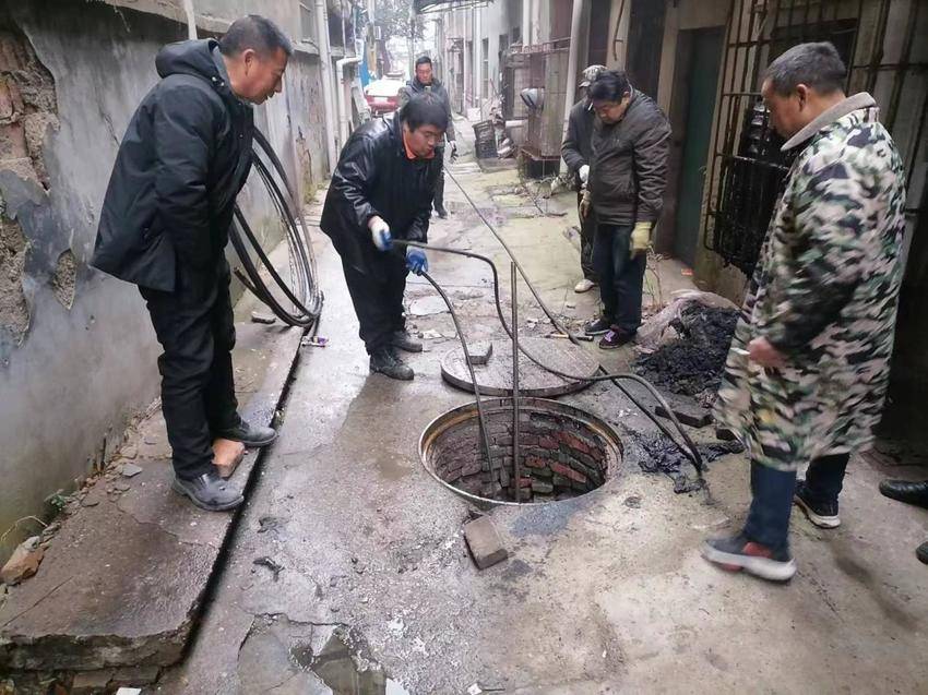 团山社区：党建引领办实事 疏通管道暖民心.docx