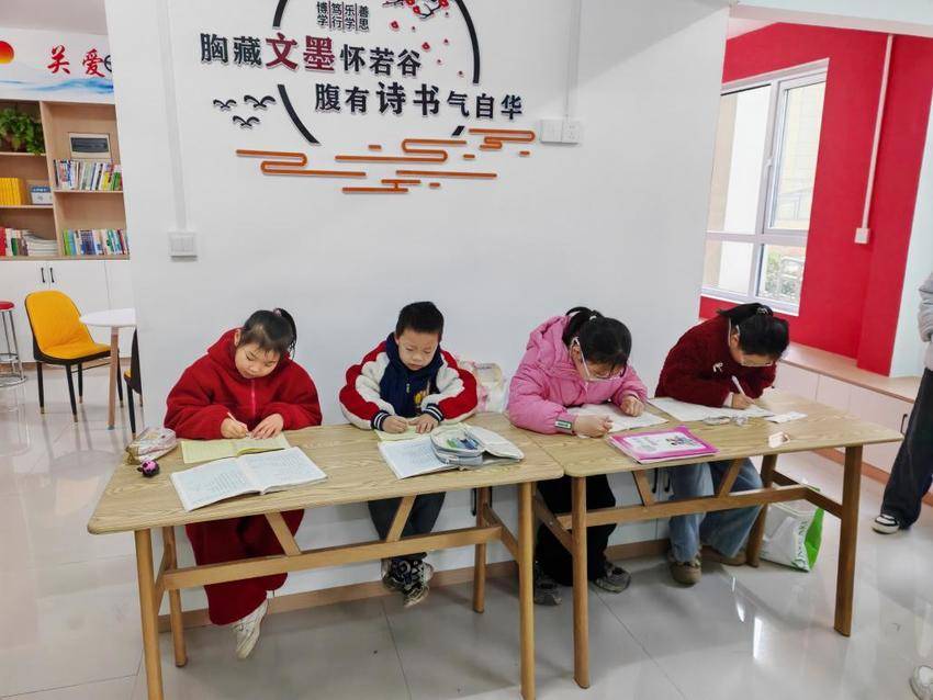 爱心托管伴成长，花石桥社区寒假“爱心托管班”开课啦！.docx