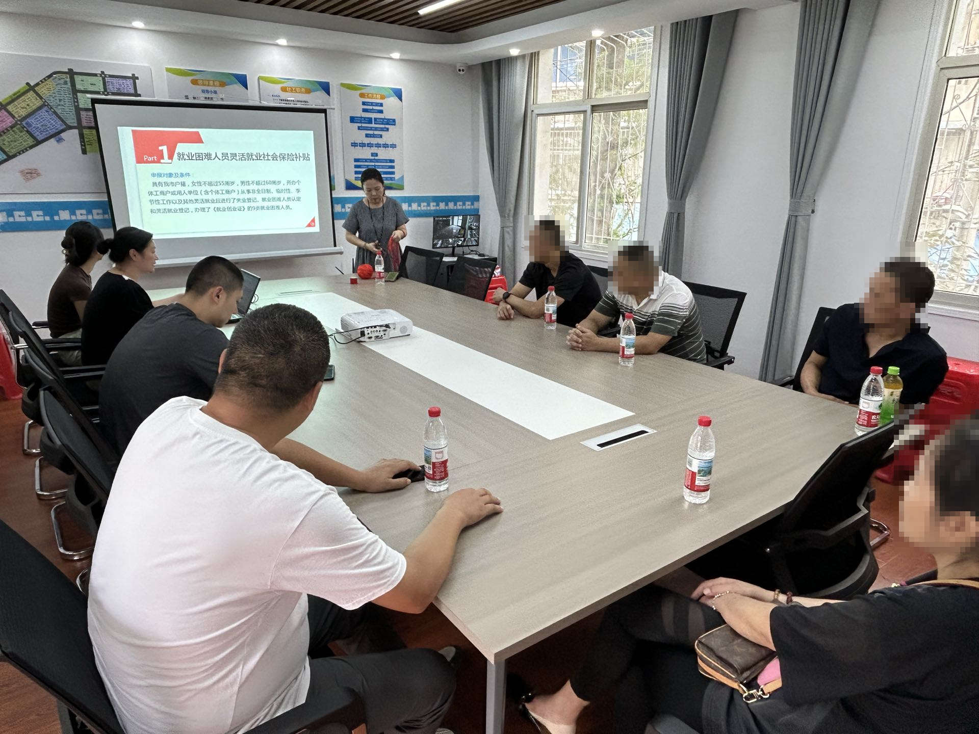 解困又寻岗！禁毒社工助戒毒康复者重归社会.docx