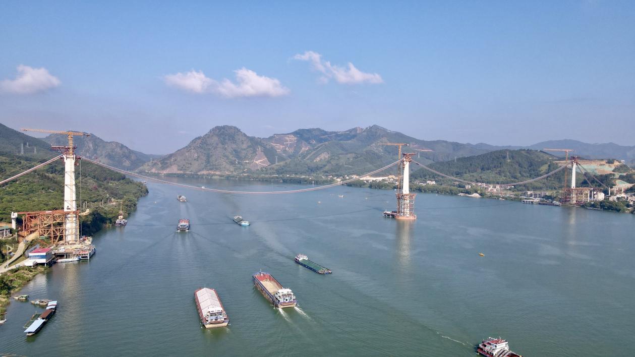 【一线传声】中交二航局苍容浔江大桥项目部收到容梧公司表扬信.docx