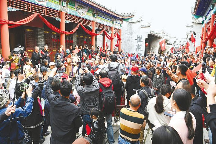 牢記殷殷囑托，傳承紅色基因