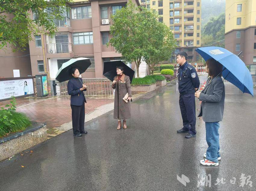 五龙社区格格故事—无序停车扰民心 社区规“画”解难题.doc