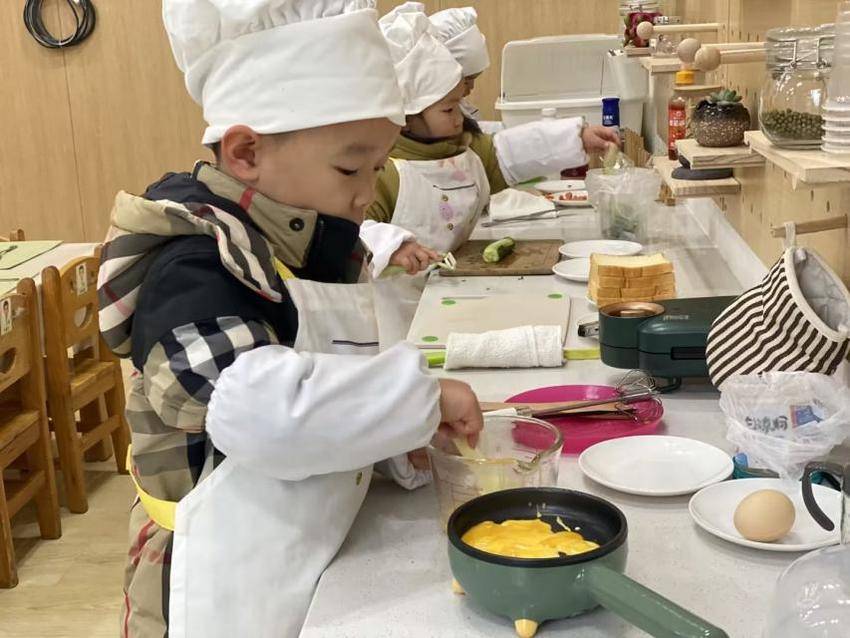 利川新芽：美好“食”光 快乐播报.docx