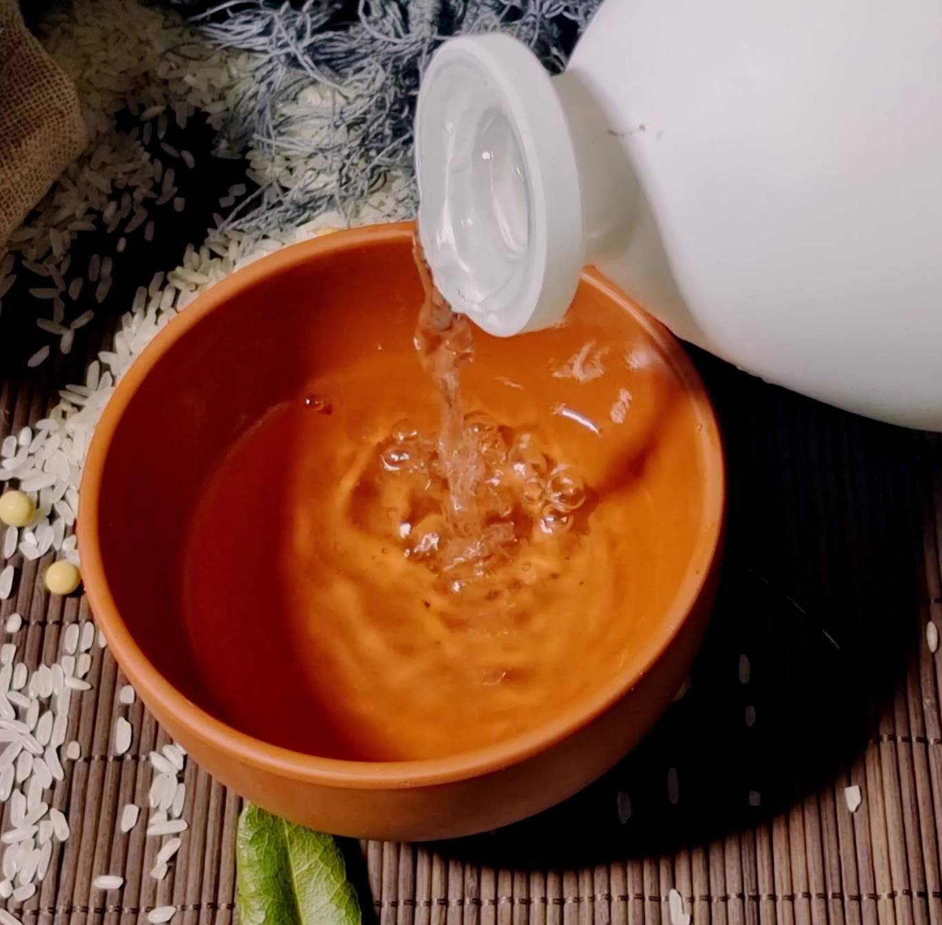 千库网_摆拍瓶子酒到白酒白酒米酒_摄影图编号208518.jpg