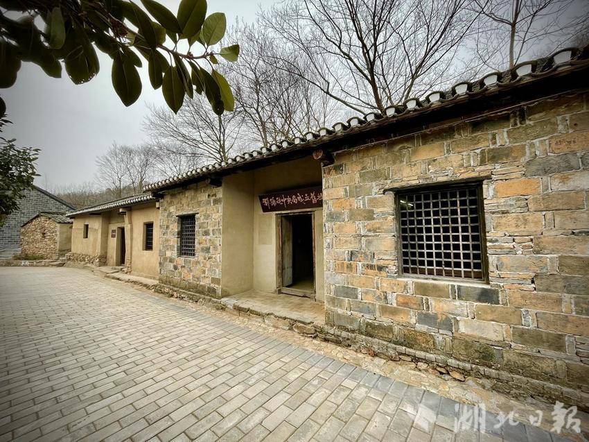 d6b0f916dced43909f08f85bf51eaf41_717a65fab0f49c17296ea7fc7f35ac4e_8.docx