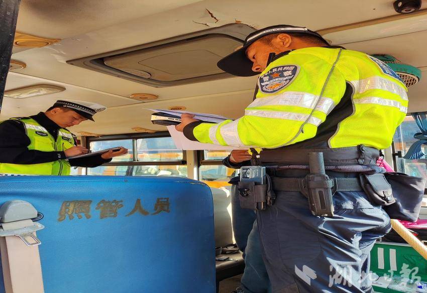 临空经济区开展校车安全专项检查 筑牢师生出行“平安线”.docx