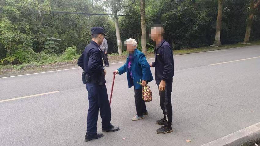 陈贵镇：警民暖心接力，护迷路老人平安归家！.docx