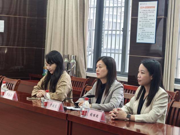 喜报！潜江市中心医院荣获全国首批病区护理人文关怀示范单位（修改后）.docx