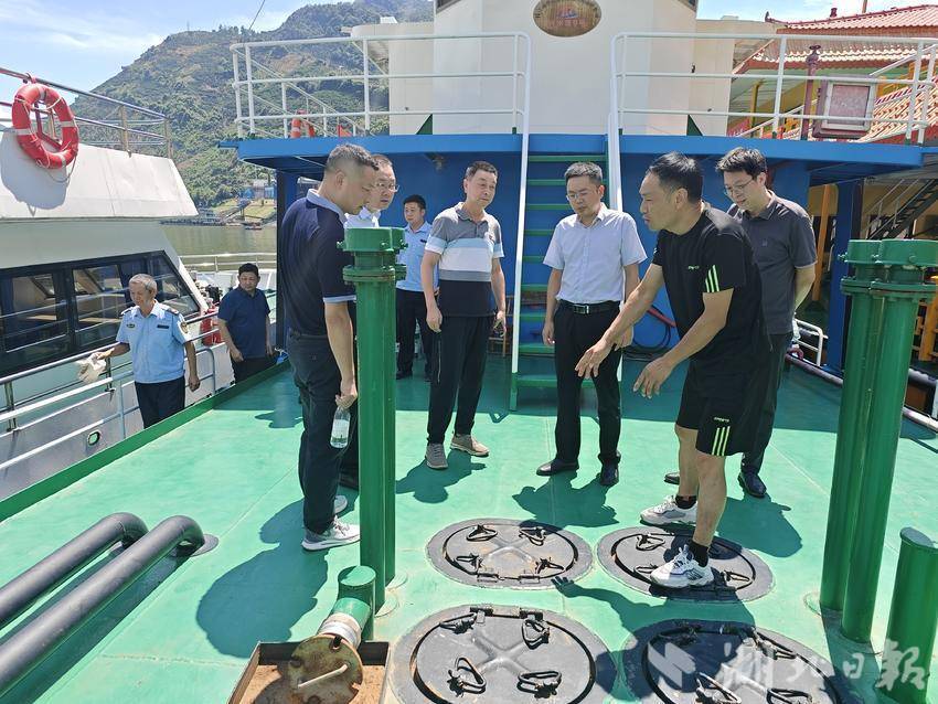 汛期安全督导助力兴山港航建设养护.docx