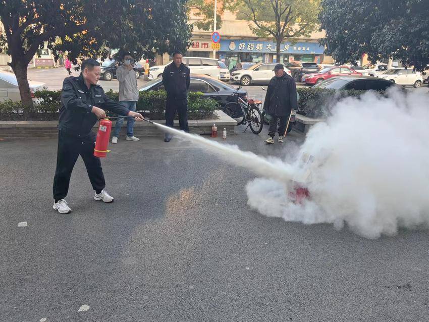 （20231207玉兰里社区）防患于未然 共建安全社区.doc