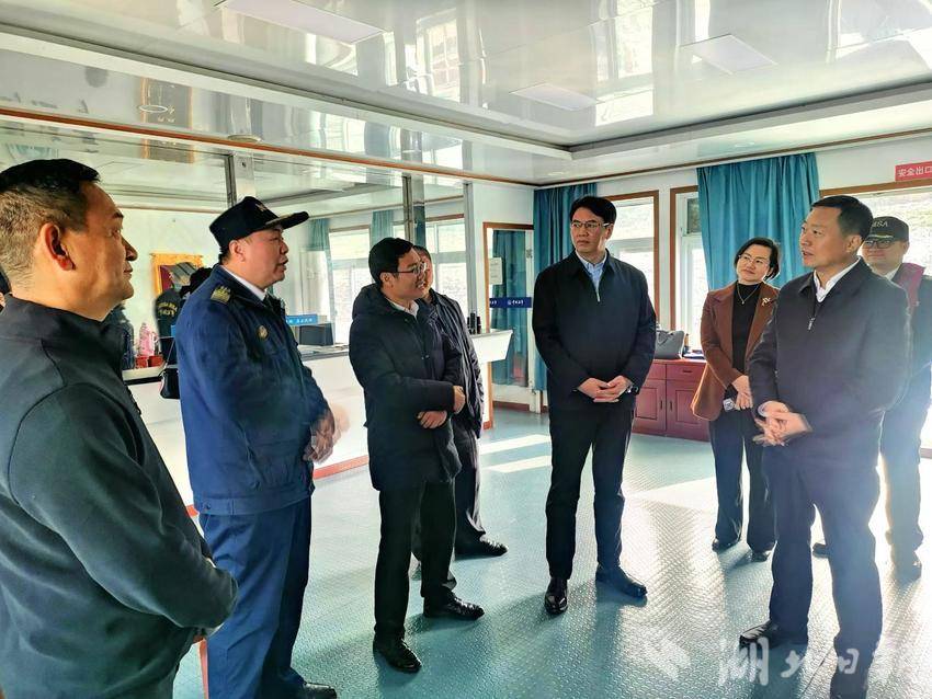 湖北省总工会赴嘉鱼项目现场慰问一线职工(2).docx