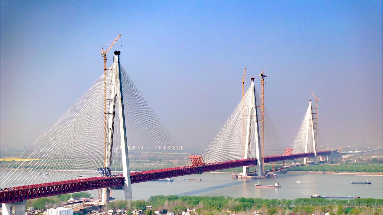 【交通强国】世界最大跨度三塔斜拉桥——马鞍山长江公铁大桥合龙.docx