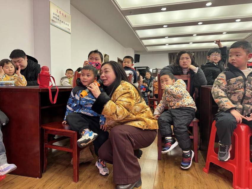 宜昌市图书馆快乐小屋《年年有鱼》绘本讲读报道.docx