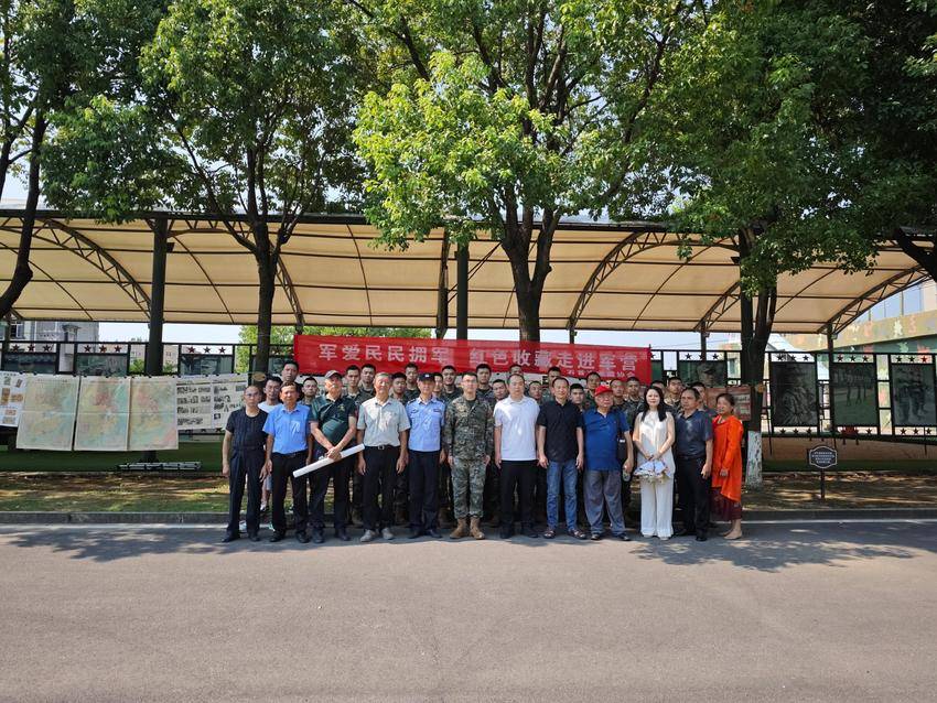 石首市博物馆举办“红色文物进军营”活动 纪念建军98周年.doc