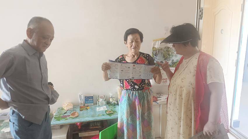 【平安石山】关爱特殊群体，高温天用火用电安全‘敲门’行动.docx