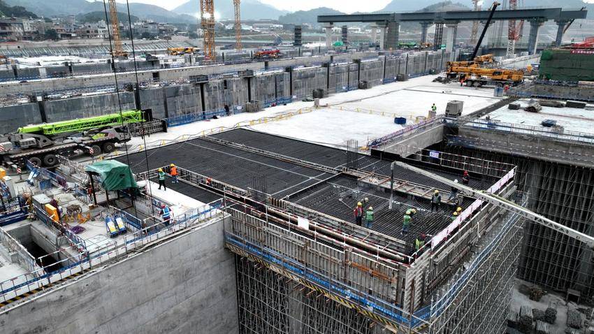 【交通强国】献礼新年！平陆运河马道枢纽船闸主体结构胜利封顶.docx