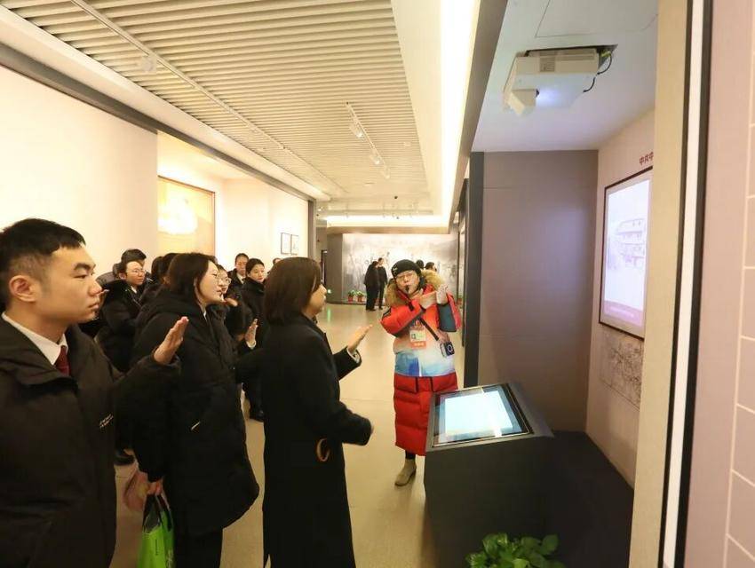 知行路｜共赴一场初心与创新的对话.docx