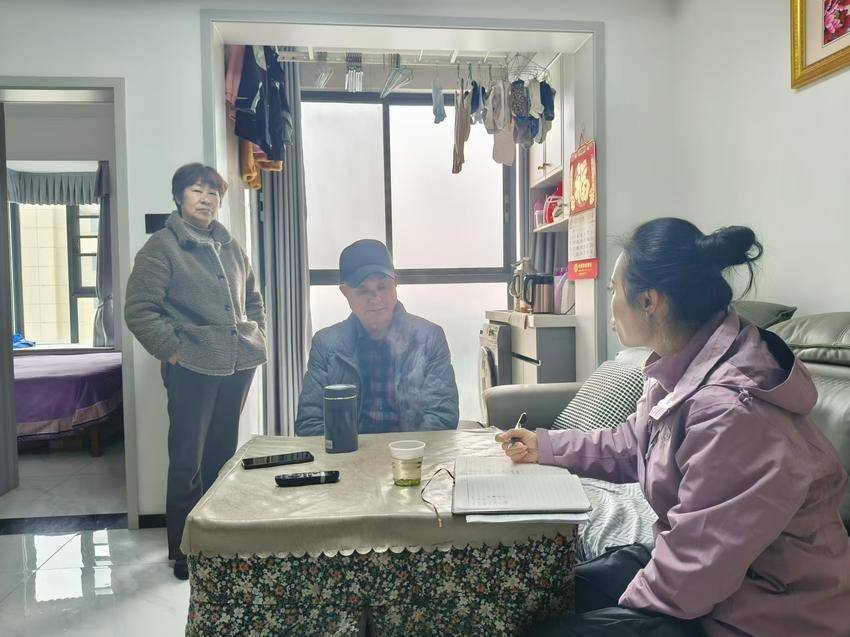 “微网格”服务群众 “零距离”共建家园.doc