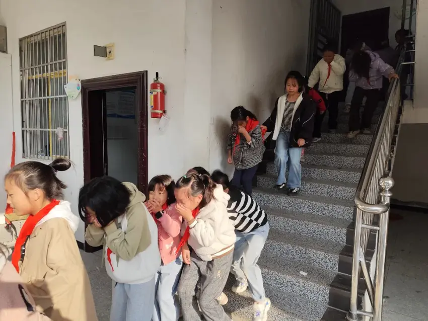 开展消防演练(1).docx