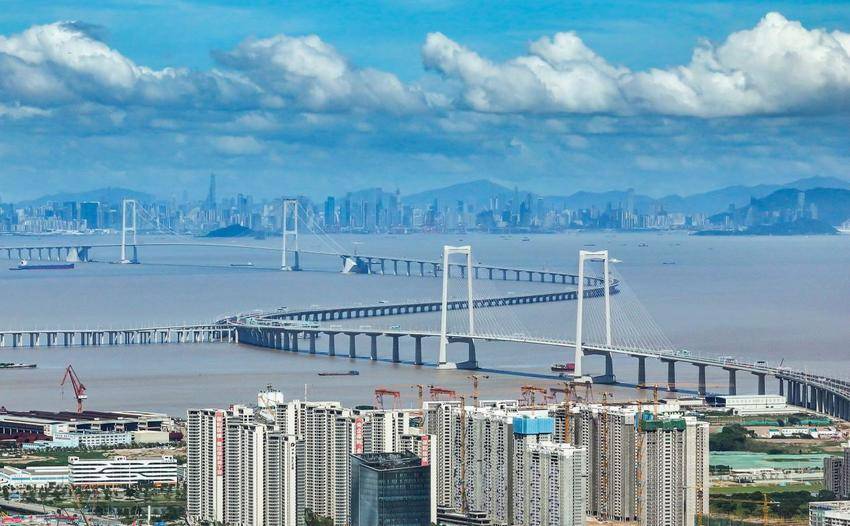 【特别策划】“2020-2025年度十大最美桥梁”揭晓！中交二航局5座桥梁入选.docx