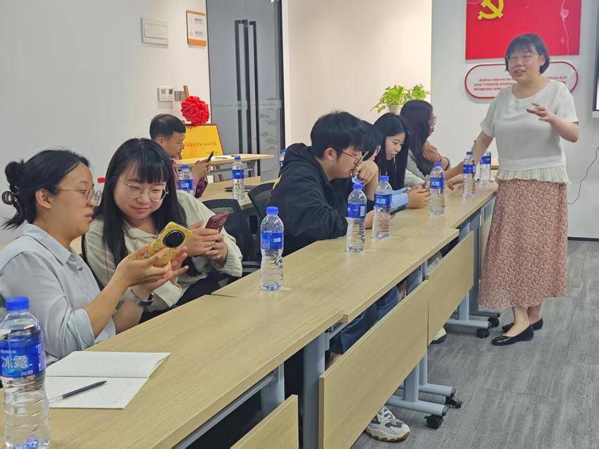 0605 数智赋能 与AI同行.docx