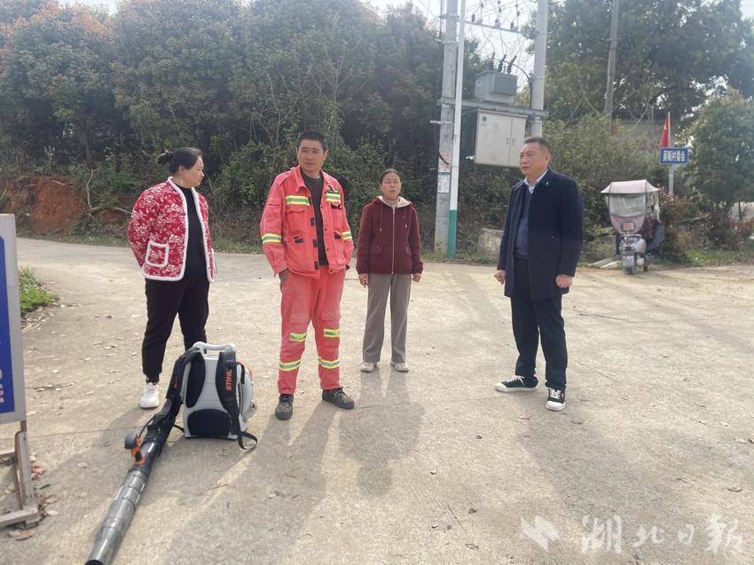 梅川镇：“人防+技防+物防”，筑牢森林防火安全墙.doc