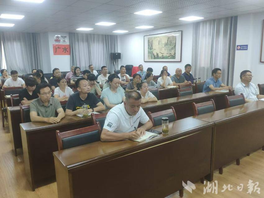 林业局强化安全生产意识 举办安全生产知识讲座