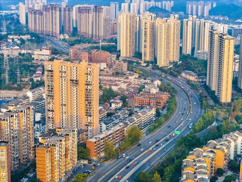 西陵二路快速路成为宜昌城市交通的“大动脉”。付蓓蓓摄于2024年.jpg