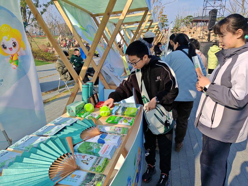 （0105）京山文旅惊艳亮相省第四届园博会 高铁福利引客来.docx