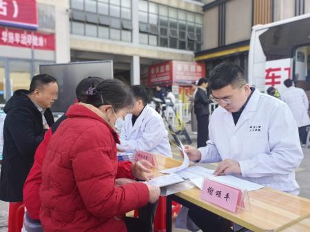 政医联动守护呼吸健康，肺癌早筛公益行动走进总口管理区（修改后）.docx