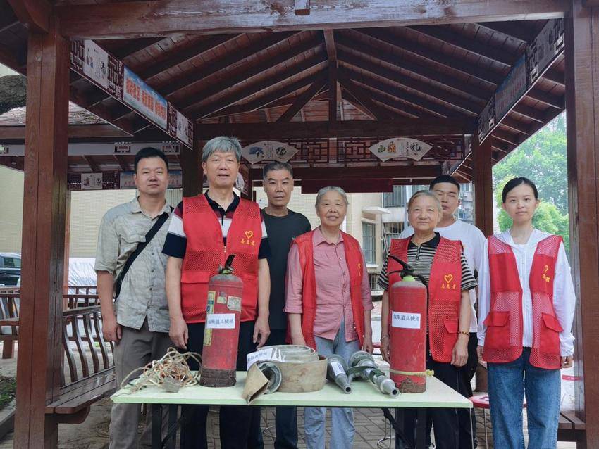 12年！4个人！8900户的“守护密码”藏在这周三夜晚.docx