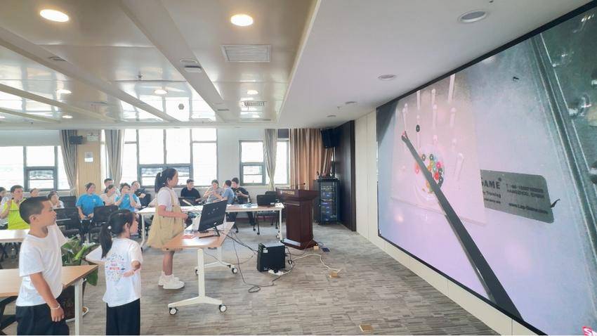 仁心育童心，家爱暖杏林——钟祥市人民医院子女暑期夏令营圆满收官(1).docx