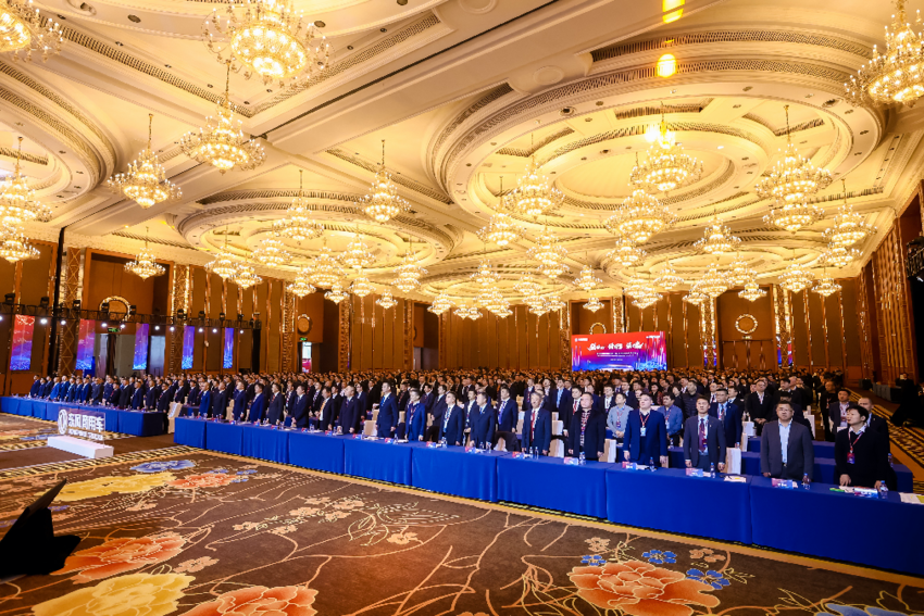 1211-final-【新闻稿】强信心 铸可靠 谋共赢！东风商用车2025年度合作伙伴大会盛大召开！.docx