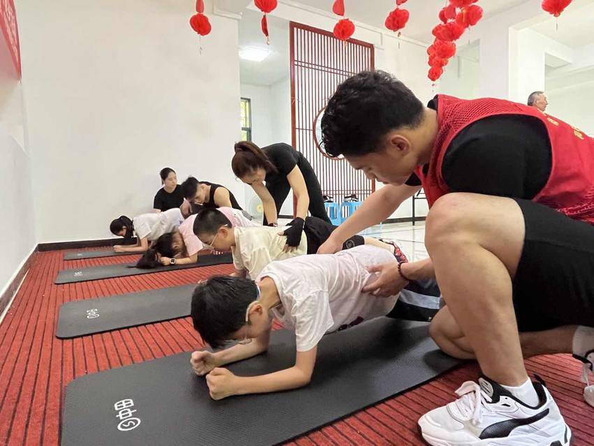 7.5（图文）和平——“拳”力出击不负“暑”托.docx