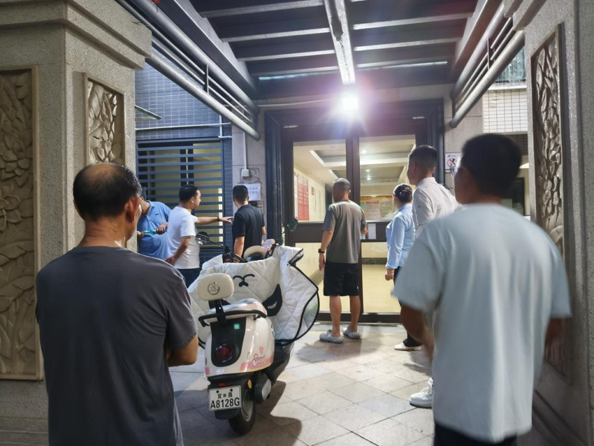 社区、业委会、物业三方联动 装修“好房子”让小区生活提档次 - 湖北日报新闻客户端
