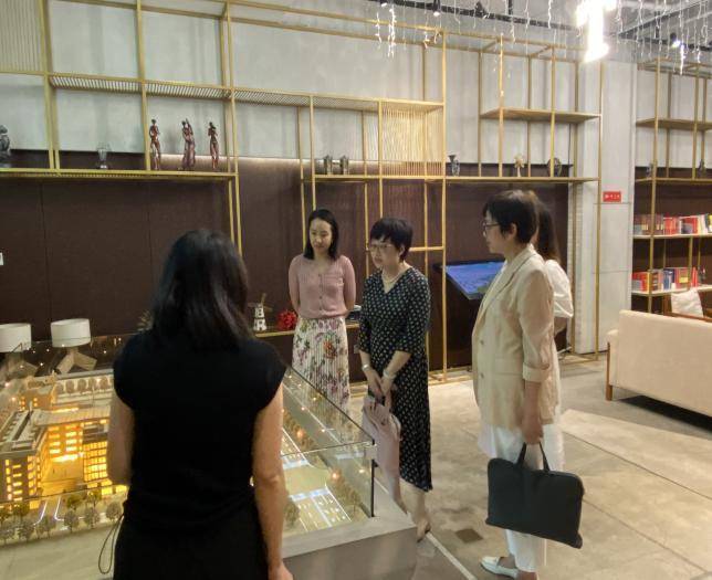 区委社工部部长滕宏一行走访调研江汉经济开发区【简报】.docx