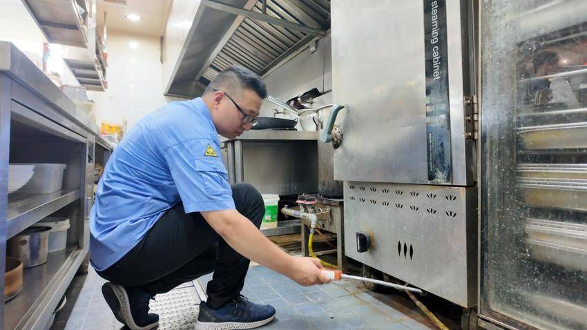 武当山开展消防和燃气安全夜查专项整治行动.docx