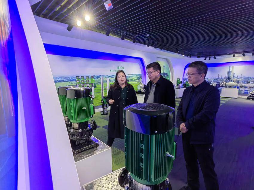 市人大主任余剑、南口镇党委书记廖学军一行赴上海、江苏开展招商工作.doc