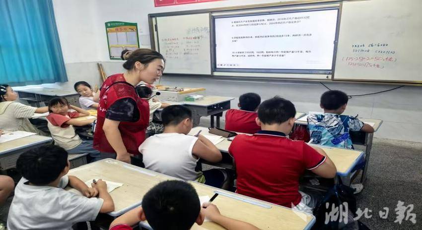 黄冈师范学院 “生命之光”志愿服务队：智慧课堂 “空降”乡村小学docx.docx