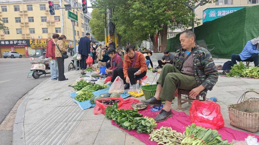 郭婆婆“三迁”玉米摊.docx