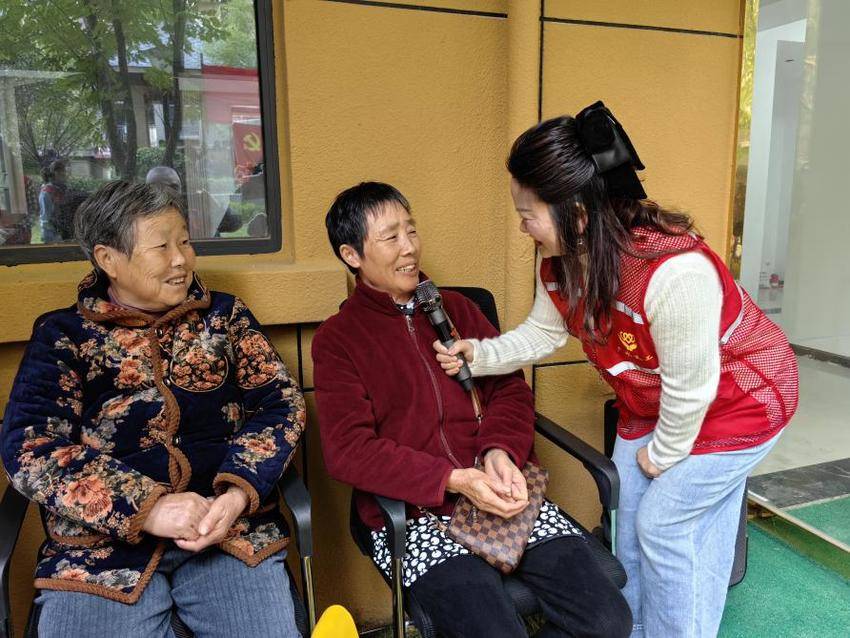 “重阳敬老饺香传情·社区同心共话安康”双桥社区用爱暖了老人心（图文）.docx