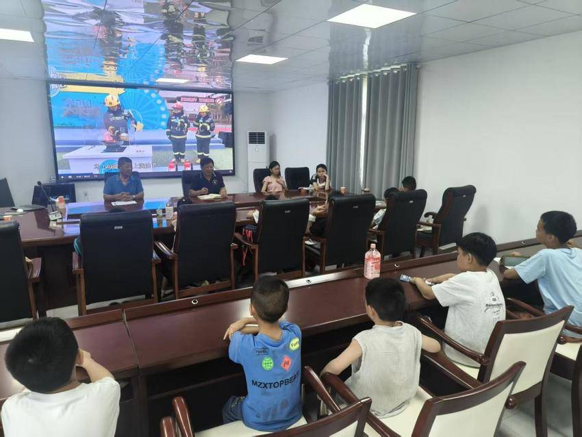 7.10-爱心托管 守护成长.docx