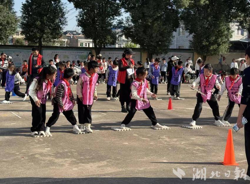 杨叶小学少年宫成果展与冬季运动会.docx