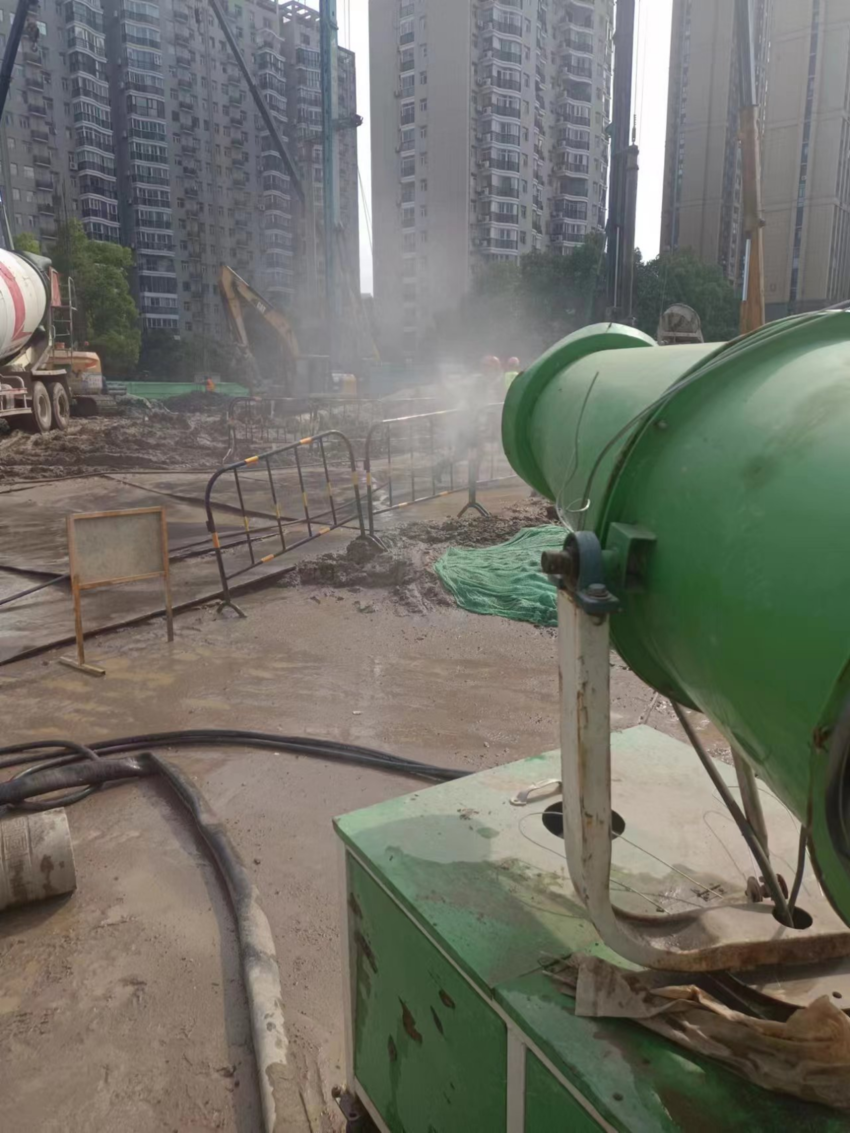 万松街道：持续深化扬尘治理专项整治行动，做好降尘先头兵7.18-.docx