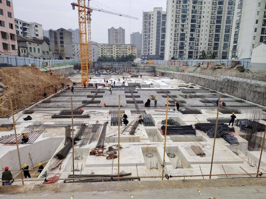 2.14（陈陟陶）房投公司：抢抓工期忙建设  多元发展显担当.docx