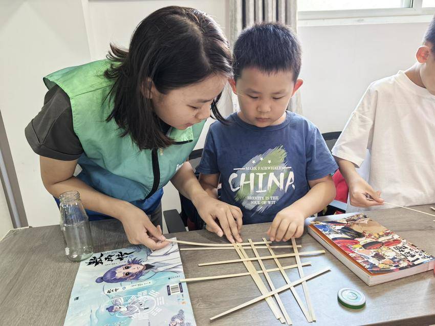 （0710武汉市江汉区汉兴街道姑嫂树社区）党史童画绘初心 竹匾巧编红船忆峥嵘.docx